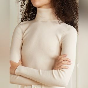 Gucci embroidered sweater GG on back cream turtleneck medium